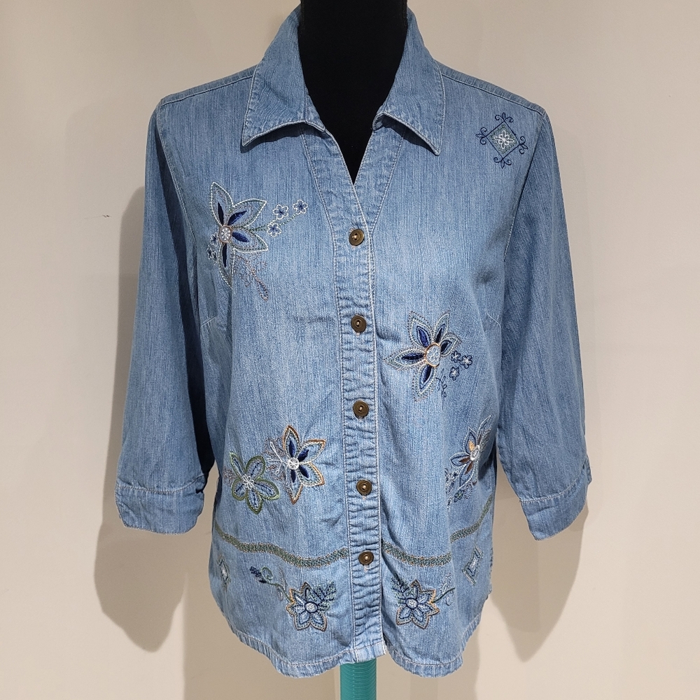 City Blues by Koret Womens Vintage Floral Embroidery Chambray Shirt Large Petite